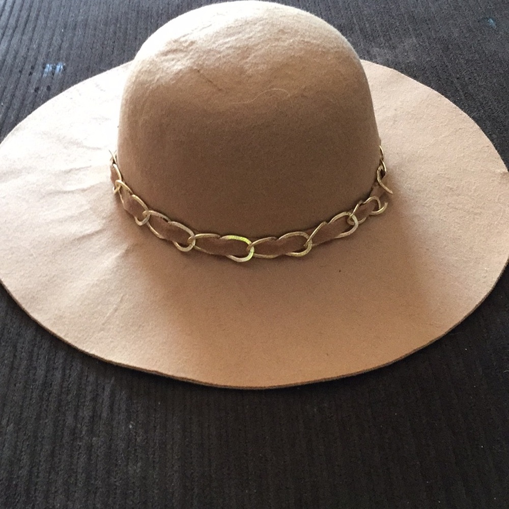 Hat - Picture 2 of 4